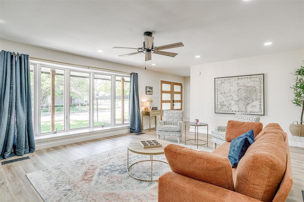 622 N Crockett Street