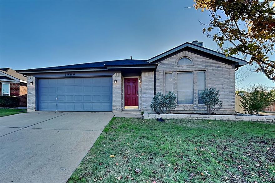 Charming 3 bed, 2 bath 1,696 sq ft home in Fort Worth! Open kitchen concept with updated counters. Primary suite with attached bathroom. Spacious backyard, great for gatherings! Pets accepted on a case by case basis. Additional admin fees apply. The Fireplace is decorative. Schedule your showing today! This home is as-is.  

This home may be located within a Homeowners Association (HOA) community. If so, residents will be responsible for adhering to all HOA rules and regulations. Please contact your agent or landlord's agent for more information.