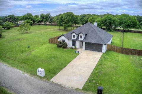 Photo of 10605 Lago Vista, Quinlan, TX 75474 (MLS # 21276122)