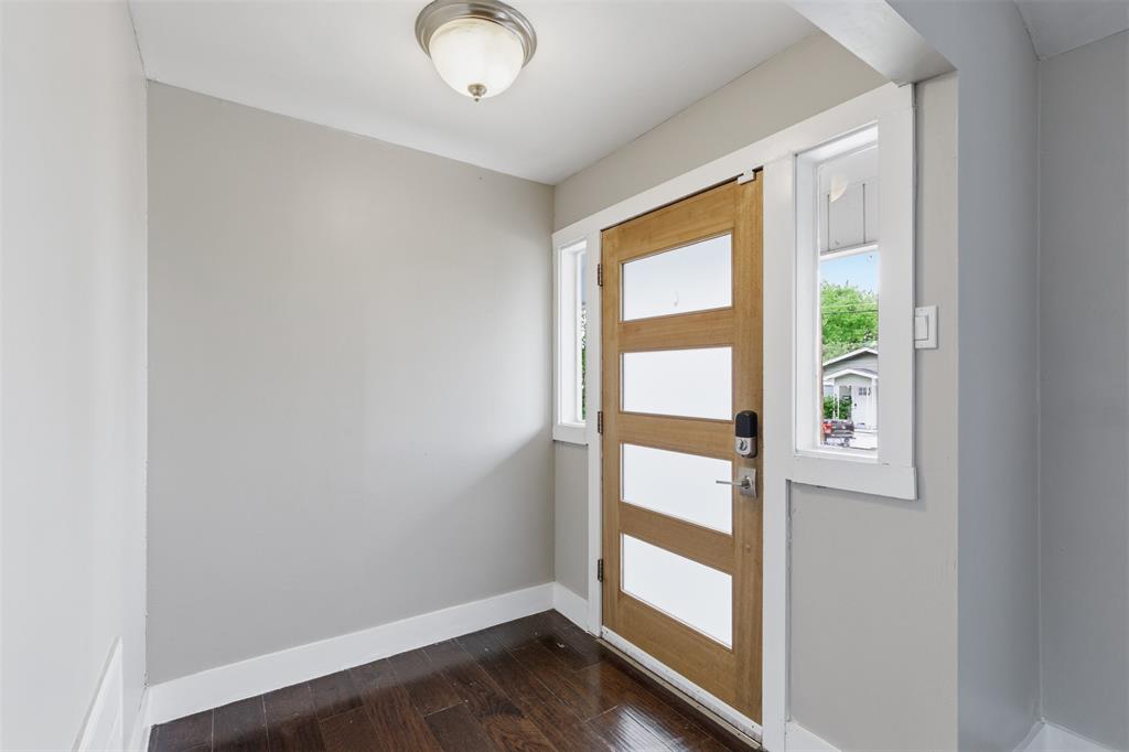 1207 N College Street