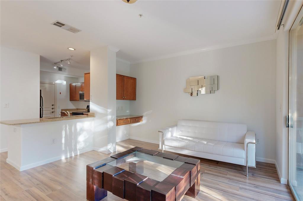 330 Las Colinas Boulevard E 252