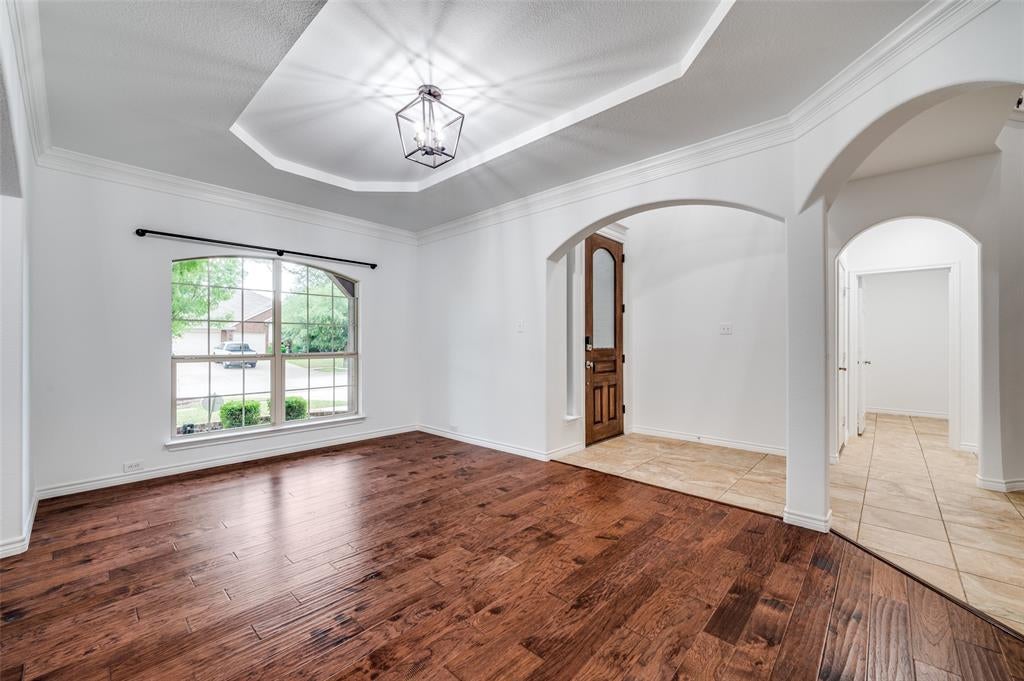 1329 Bateman Lane