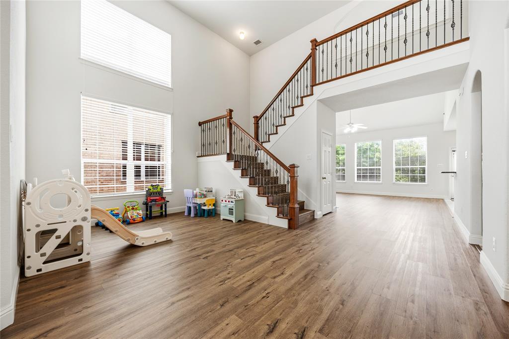 9024 Fox Hollow Trail