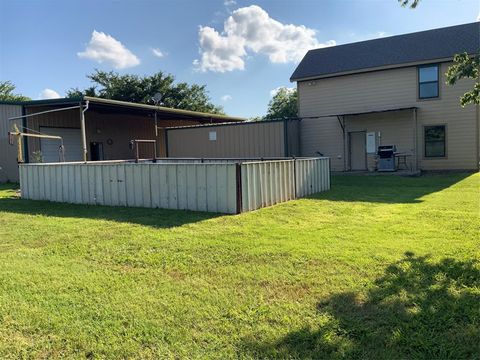 A home in Jacksboro