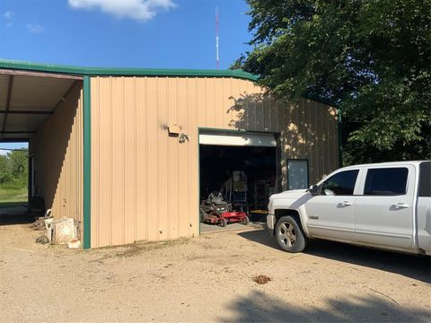 A home in Jacksboro