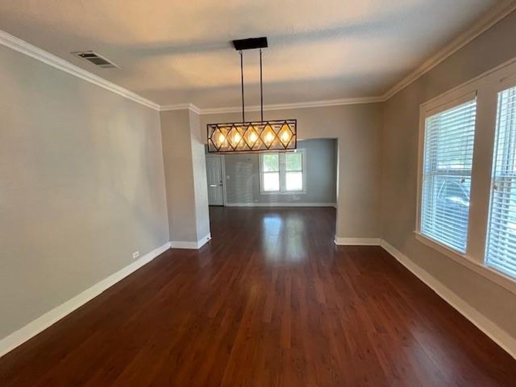 Photo of 918 N Rockwall Avenue, Terrell, TX 75160 (MLS # 21194145)