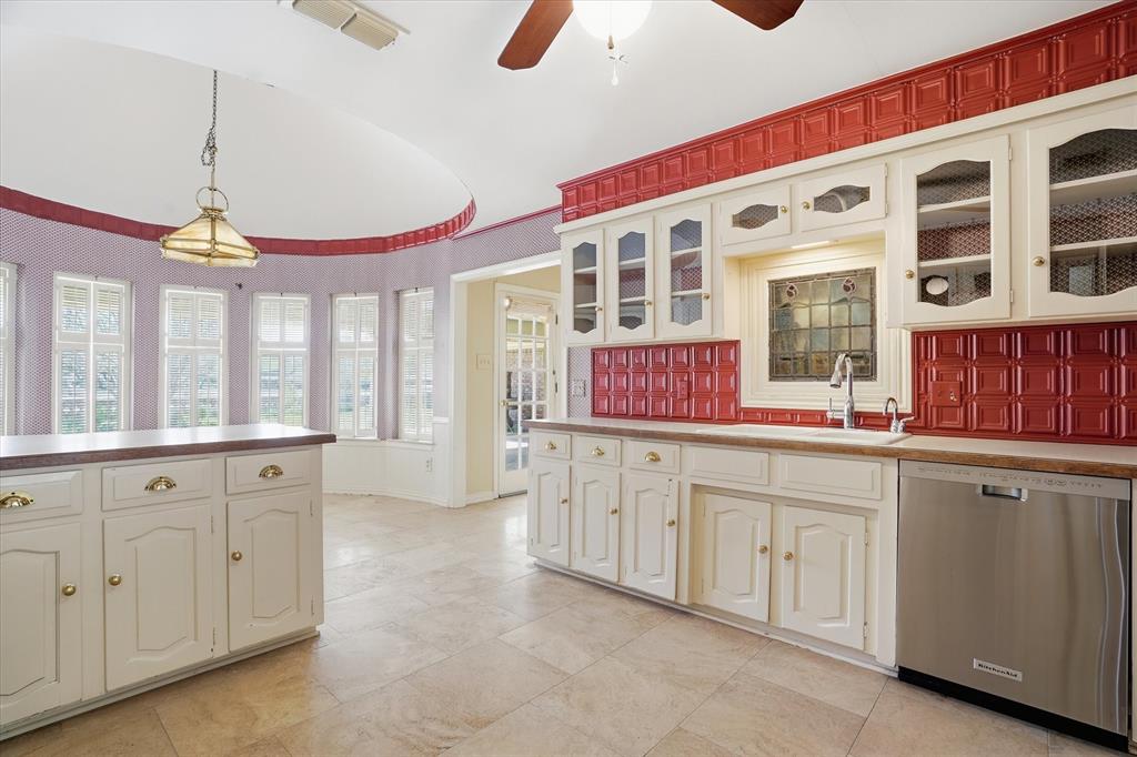 Ridglea Country Club Estate - Residential