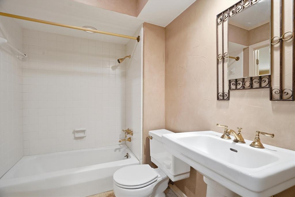 Ridglea Country Club Estate - Residential