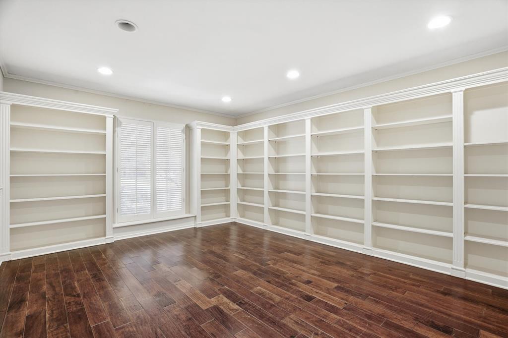 Ridglea Country Club Estate - Residential