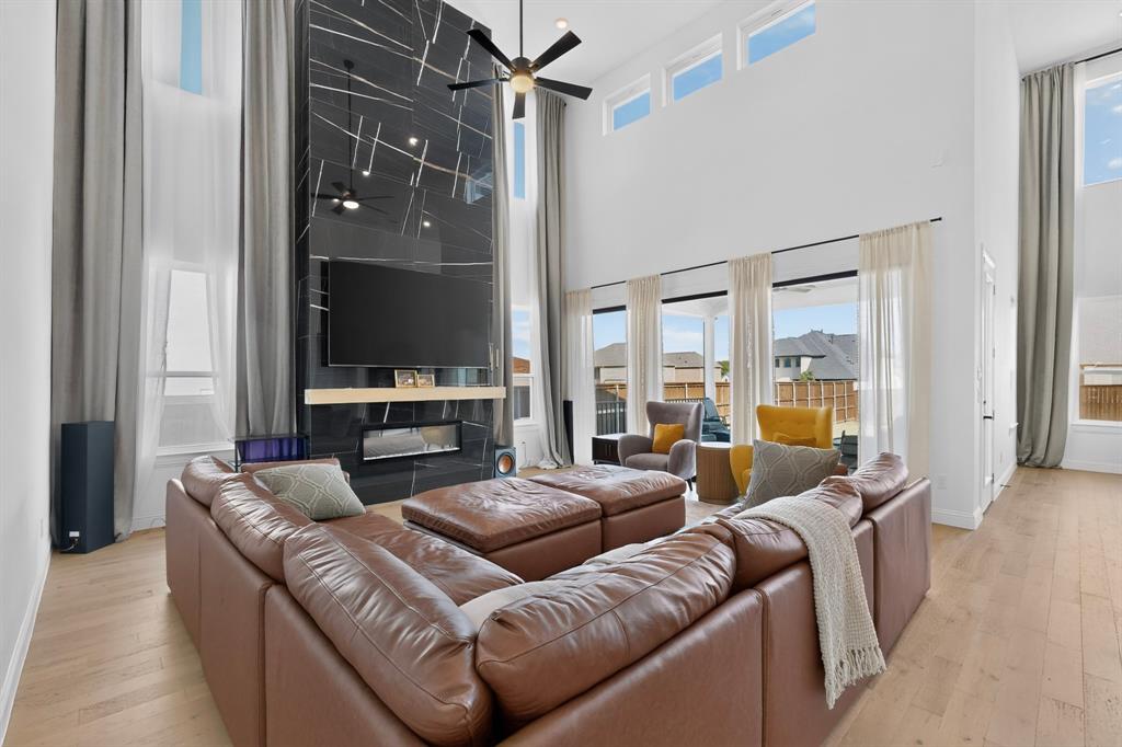 1212 Olive Drive