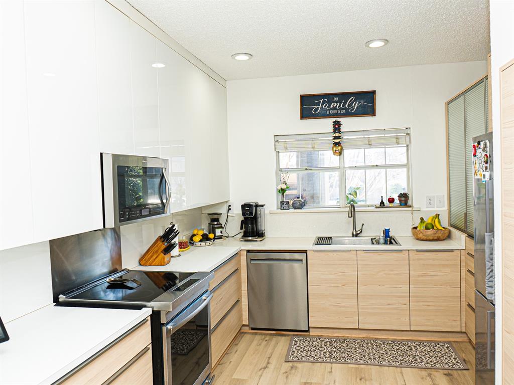 Keller Spgs Condos - Residential