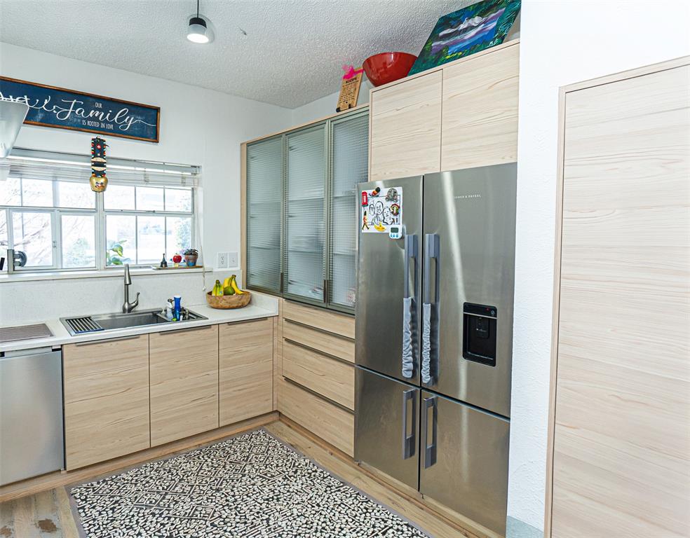 Keller Spgs Condos - Residential