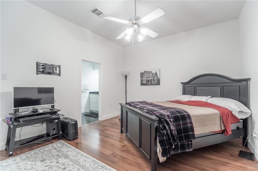 Trafalgar Square Ph 01 - Residential