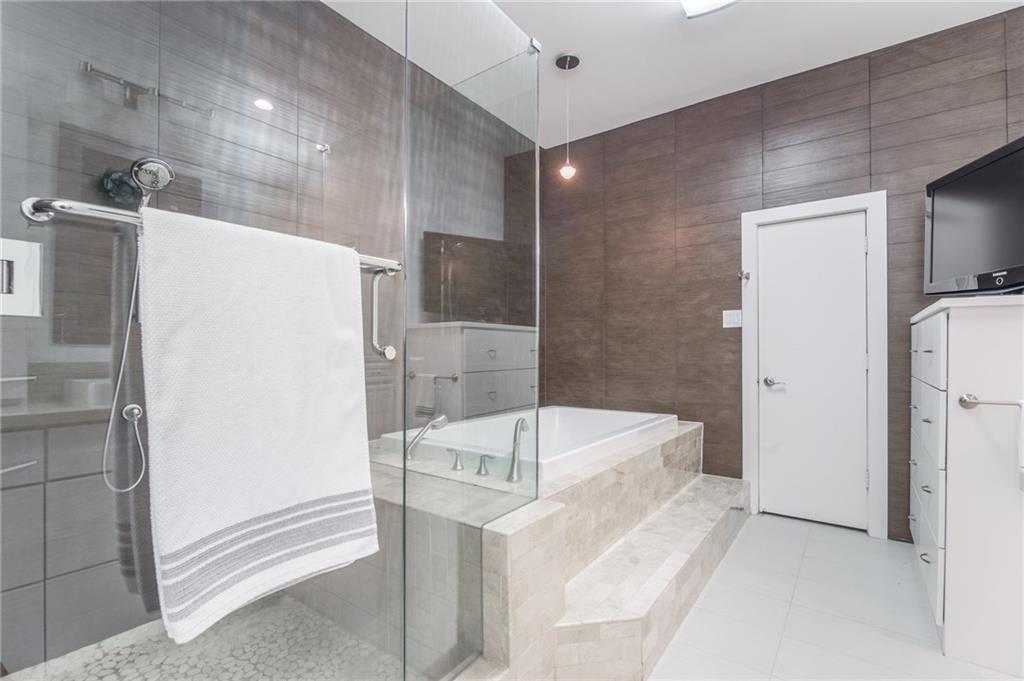 Trafalgar Square Ph 01 - Residential