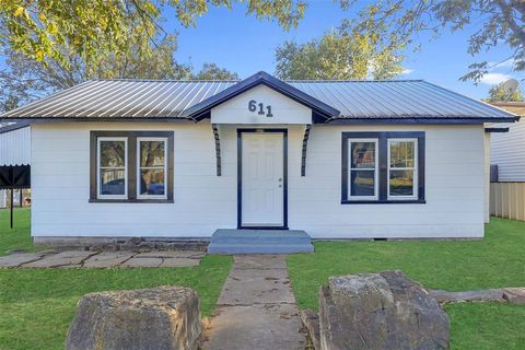 Tiny photo for 611 W College Street, Jacksboro, TX 76458 (MLS # 21101372)