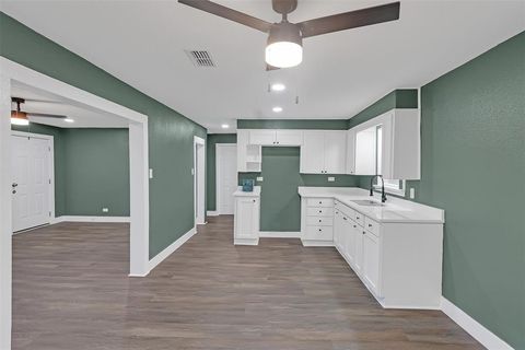 Tiny photo for 611 W College Street, Jacksboro, TX 76458 (MLS # 21101372)