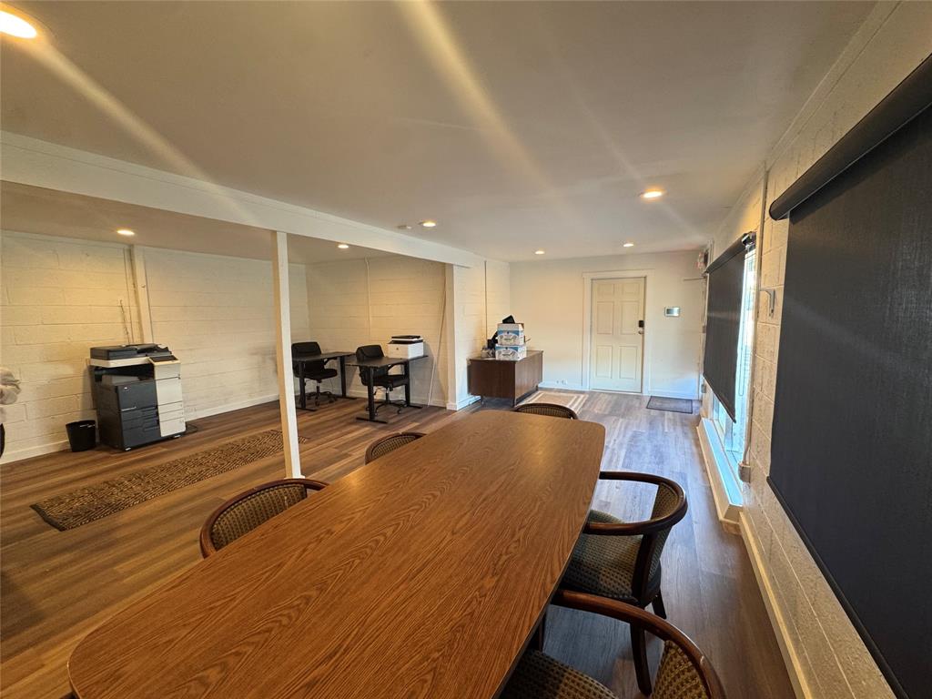 College Drive Rep - Commercial Sale