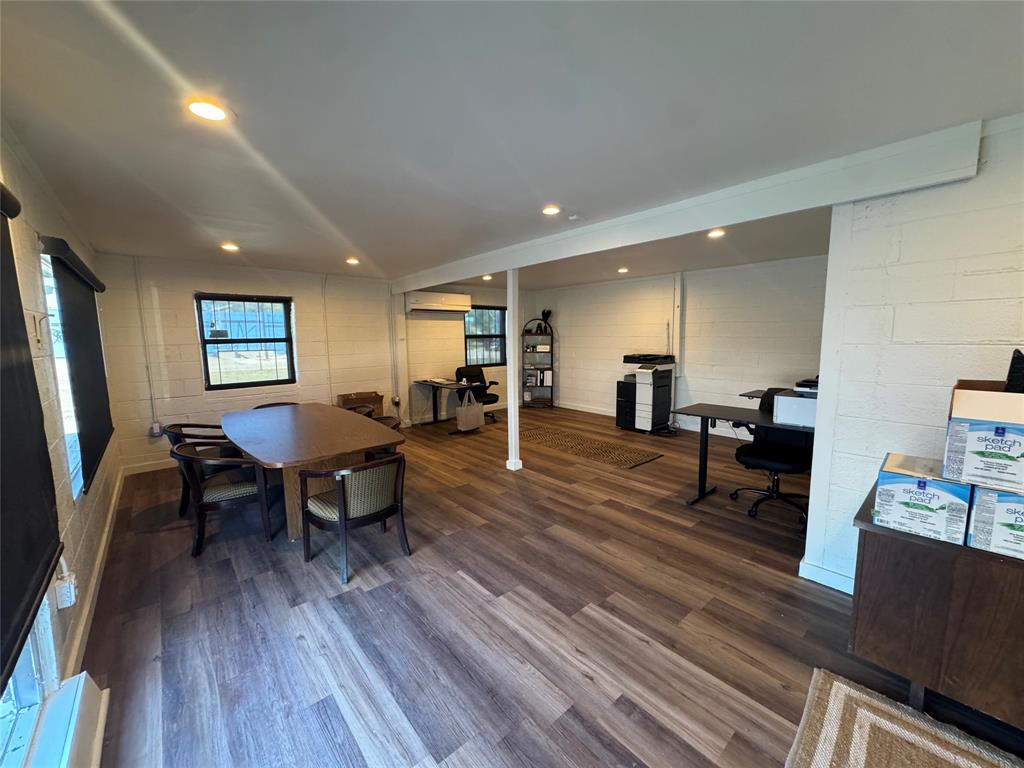 College Drive Rep - Commercial Sale