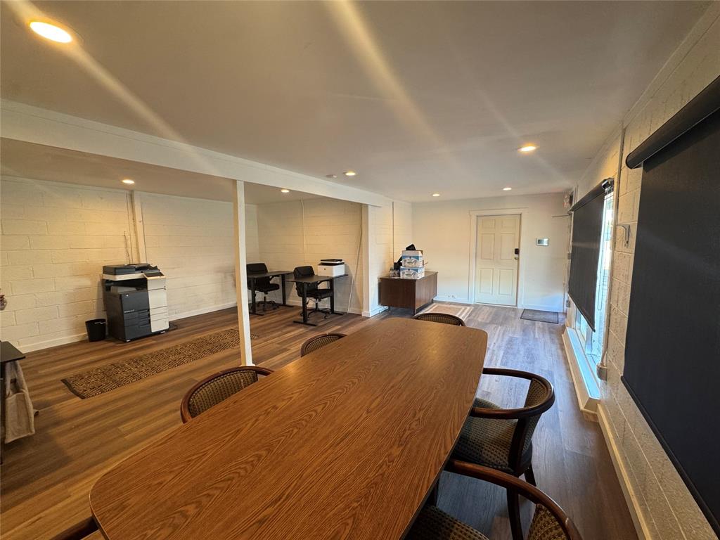 College Drive Rep - Commercial Sale