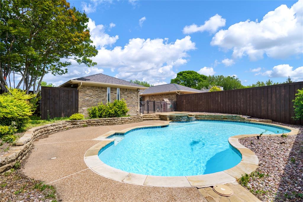 2924 Fountain Head Drive