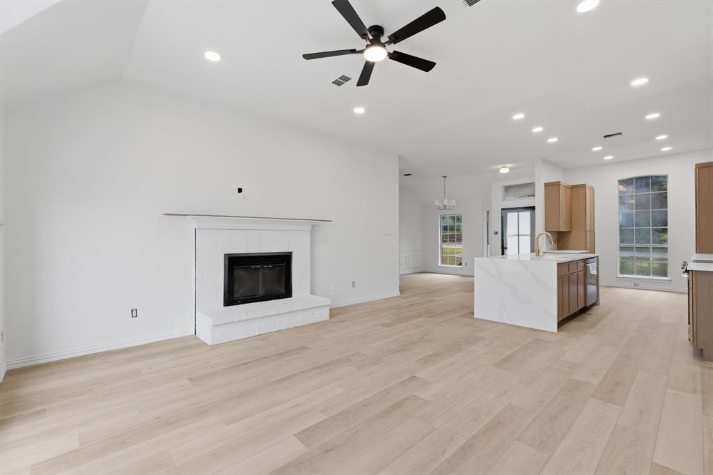 8260 Edgewater Drive
