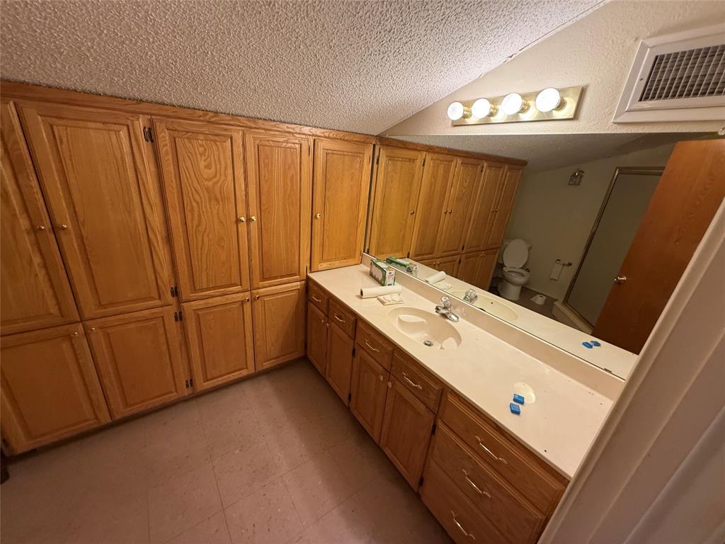 J P Simpson Surv Abst # 1018 - Commercial Sale