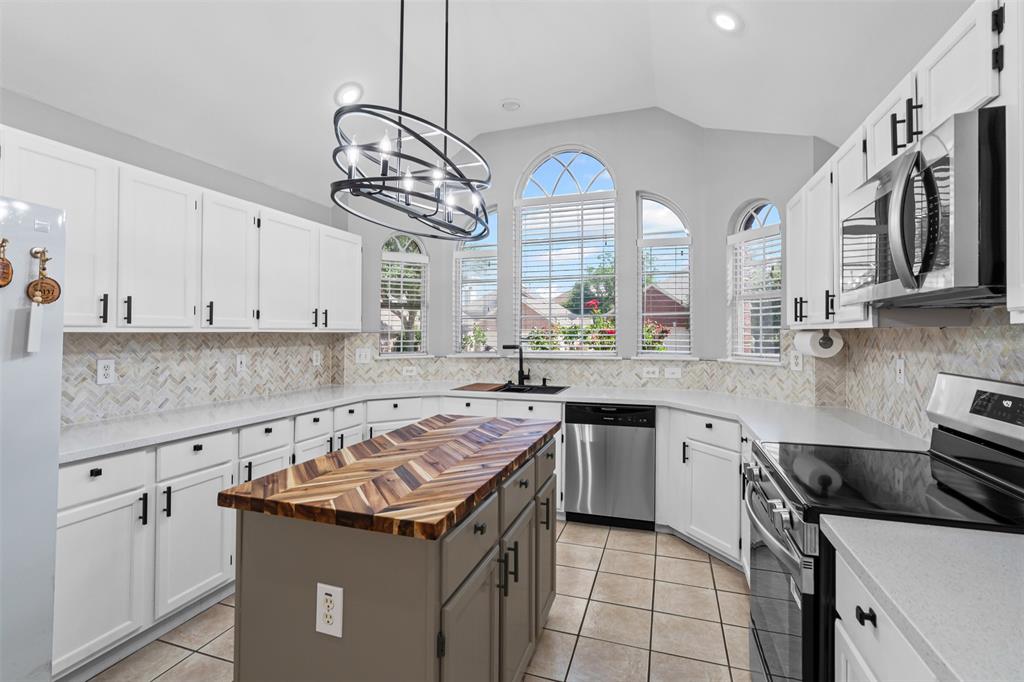 4751 Salmon Run Way