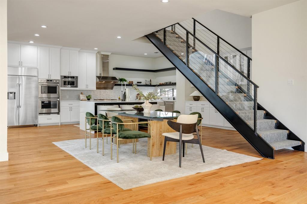 Royal Crest - Residential