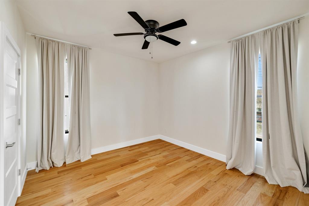 Royal Crest - Residential