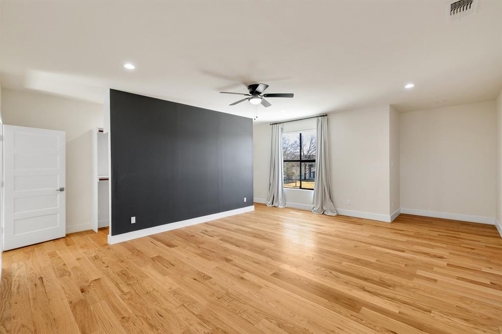 Royal Crest - Residential