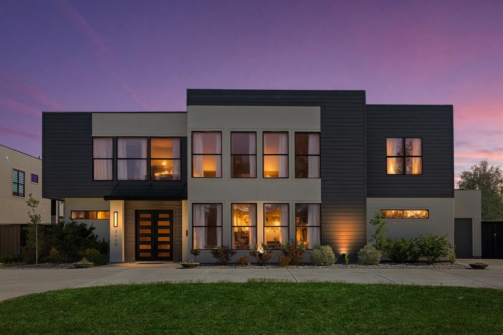 Royal Crest - Residential