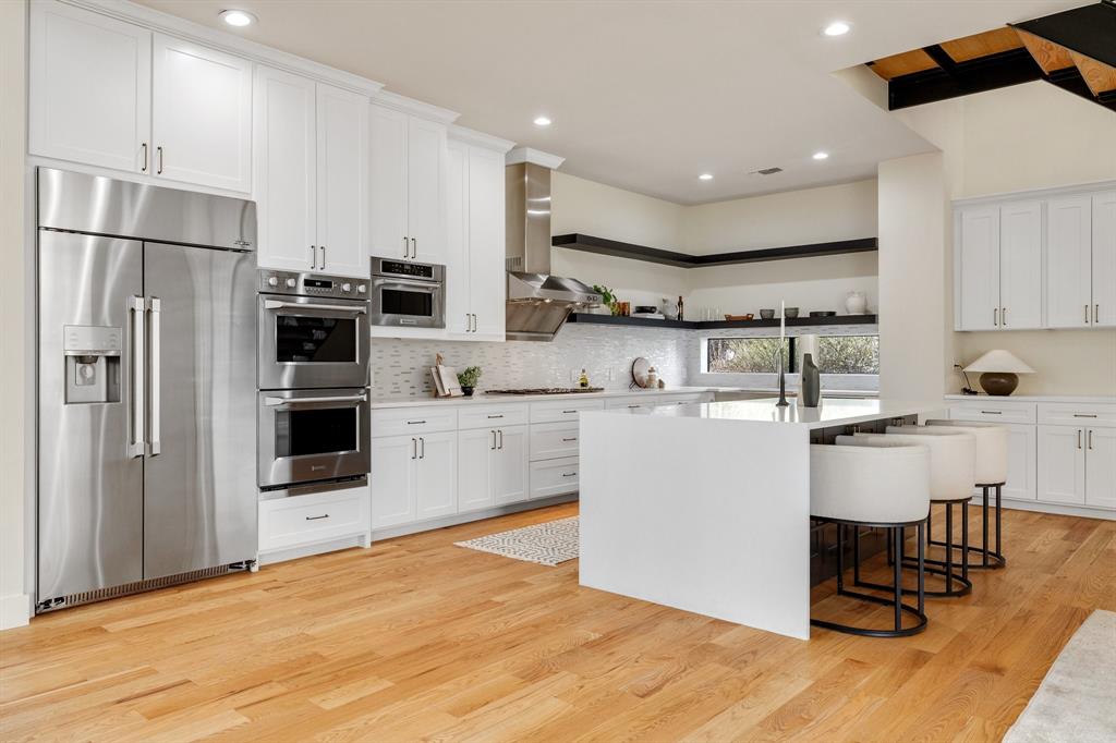 Royal Crest - Residential