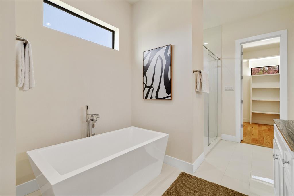 Royal Crest - Residential