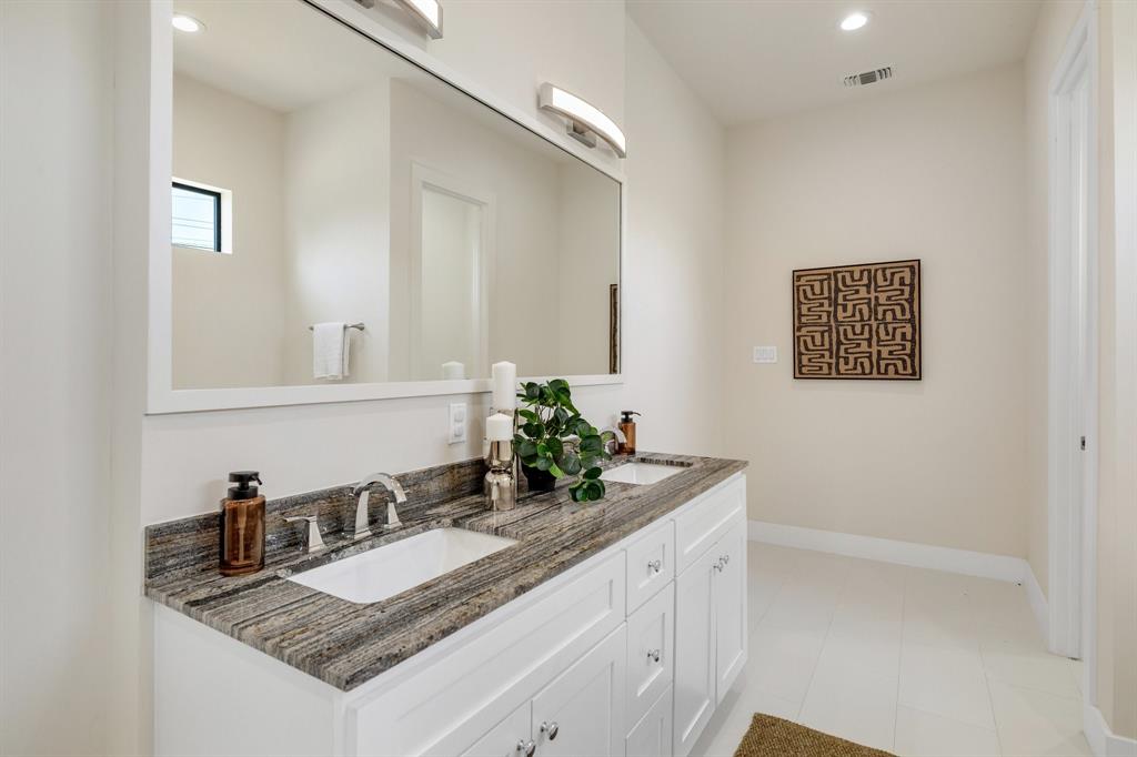 Royal Crest - Residential