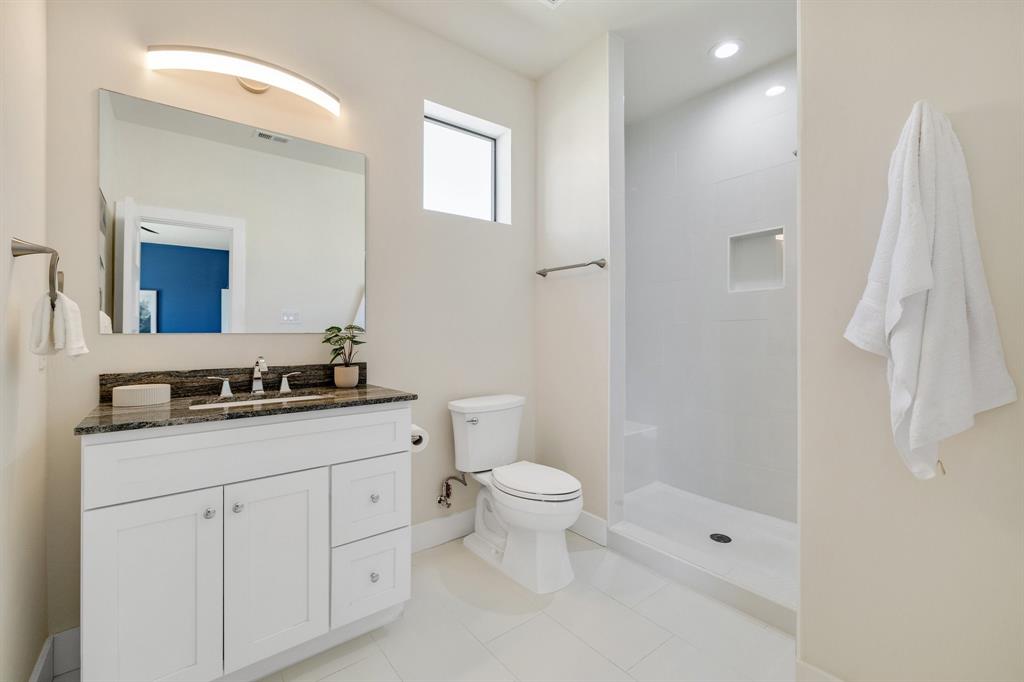 Royal Crest - Residential