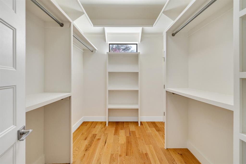 Royal Crest - Residential