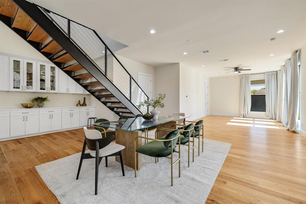 Royal Crest - Residential