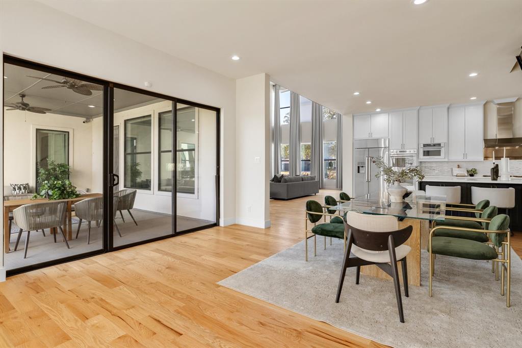 Royal Crest - Residential