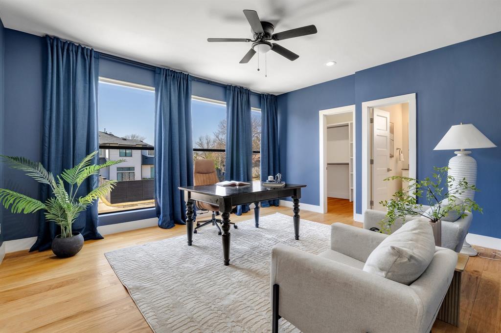 Royal Crest - Residential