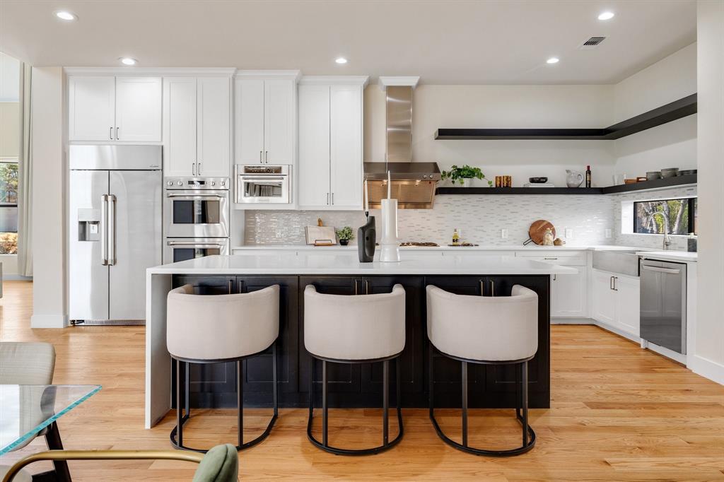 Royal Crest - Residential