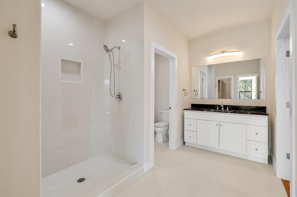 Royal Crest - Residential