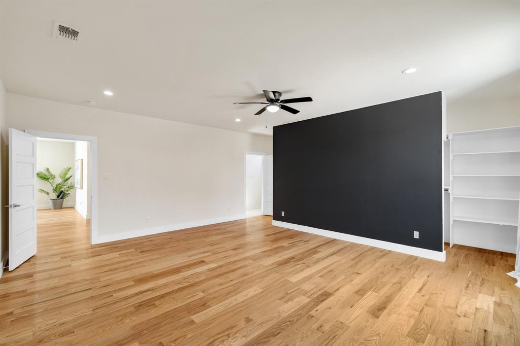 Royal Crest - Residential