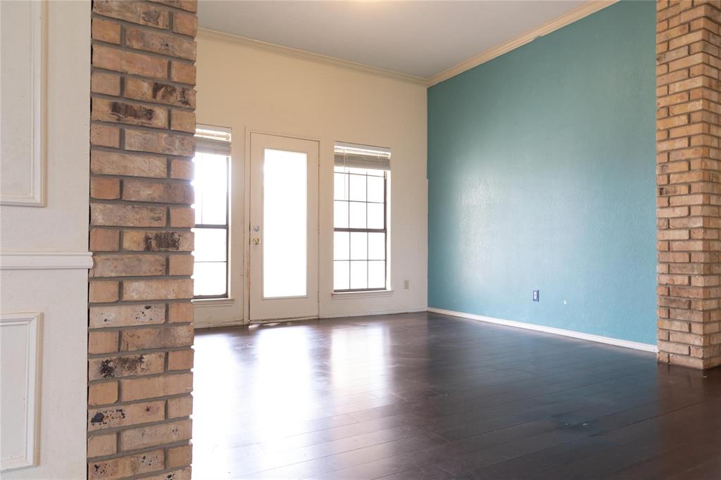 2305 Meadowlark Lane