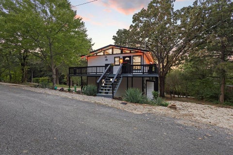 Photo of 207 Wales Drive, Pottsboro, TX 75076 (MLS # 21401166)