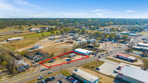 1810 N Main Street Paris TX 75460