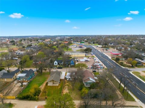 Tiny photo for 603 N 10th Street, Waco, TX 76701 (MLS # 21197775)