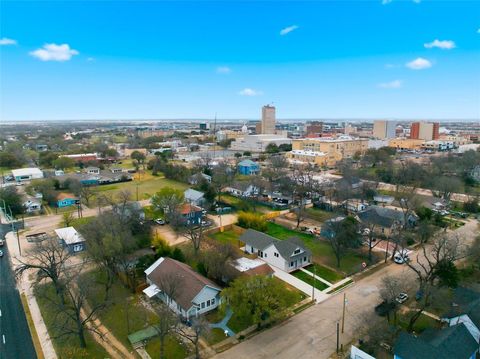 Tiny photo for 603 N 10th Street, Waco, TX 76701 (MLS # 21197775)