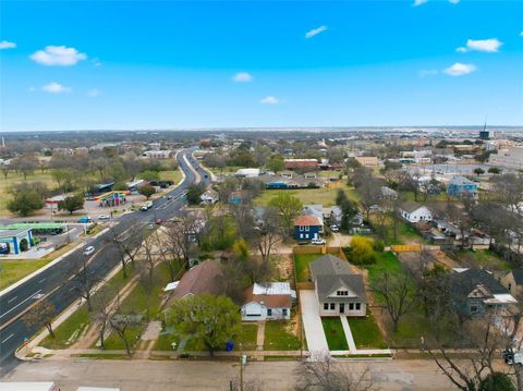 Tiny photo for 603 N 10th Street, Waco, TX 76701 (MLS # 21197775)