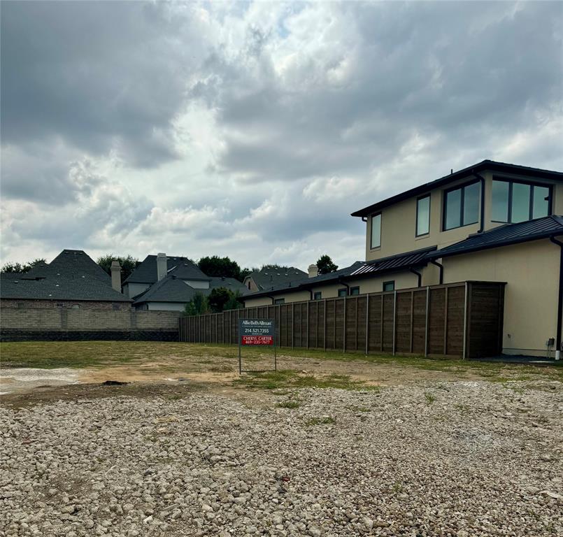 9111 Bluff Hollow Court