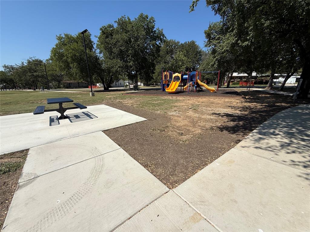 Cath T Bruce Sur Abs 93 - Land